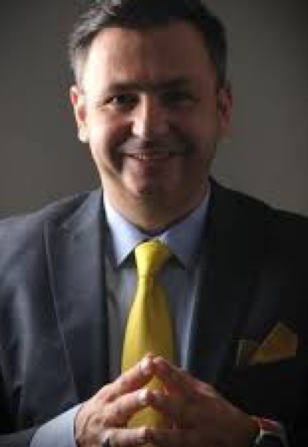 Emrah Akcay